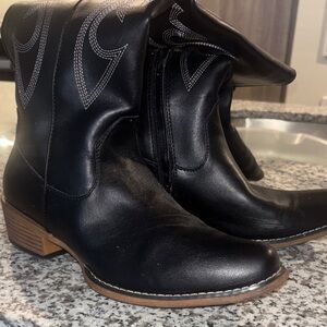 Cowgirl  Black Leather Heeled Boots